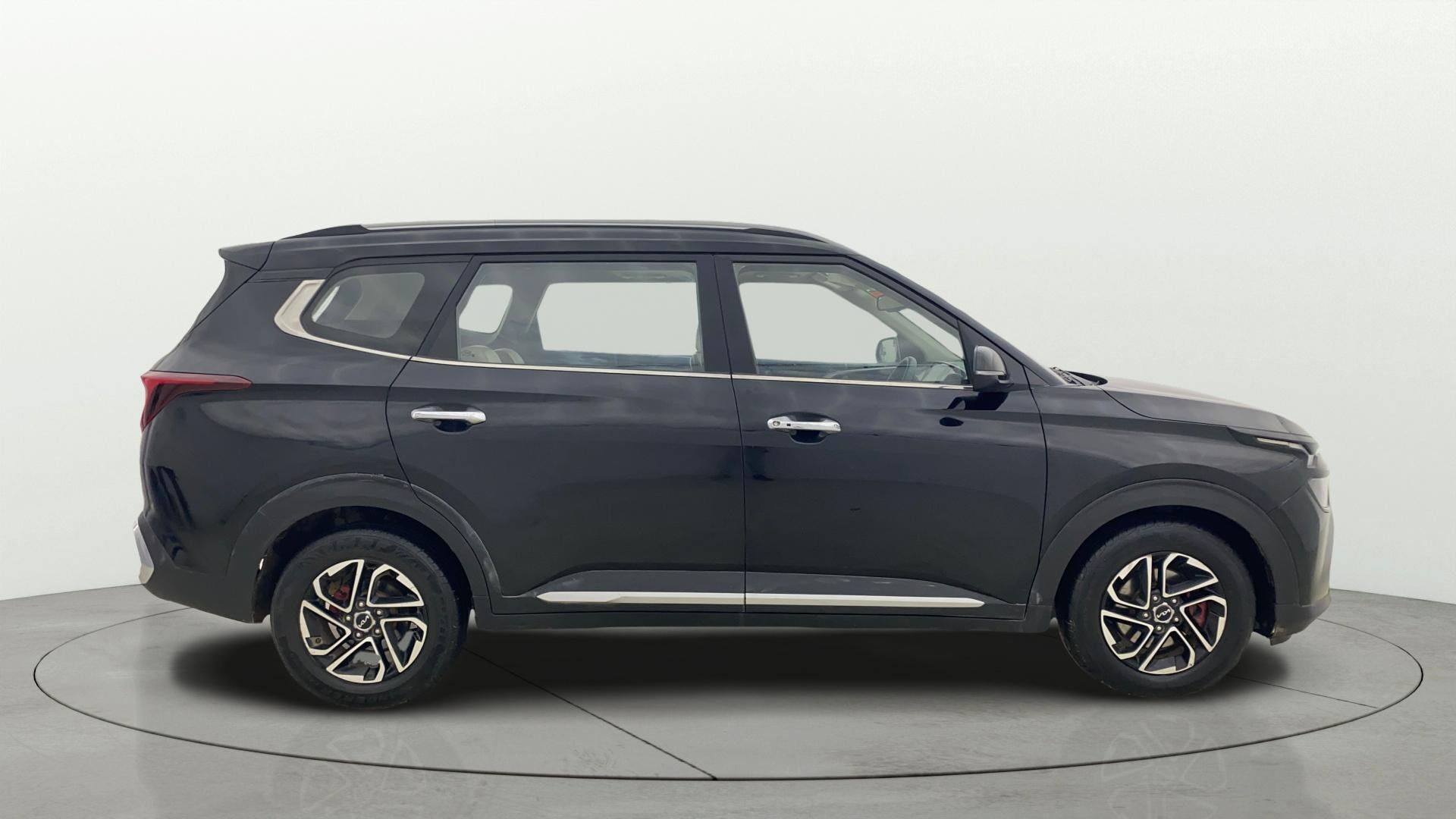 View 2022 Kia Carens Luxury Plus 1.5 AT Diesel 6 STR Image 29 Used 2022 Kia Carens Luxury Plus 1.5 AT Diesel 6 STR Image 29