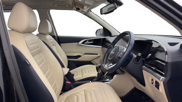 View Kia Carens Image 19 Used Kia Carens Image 19