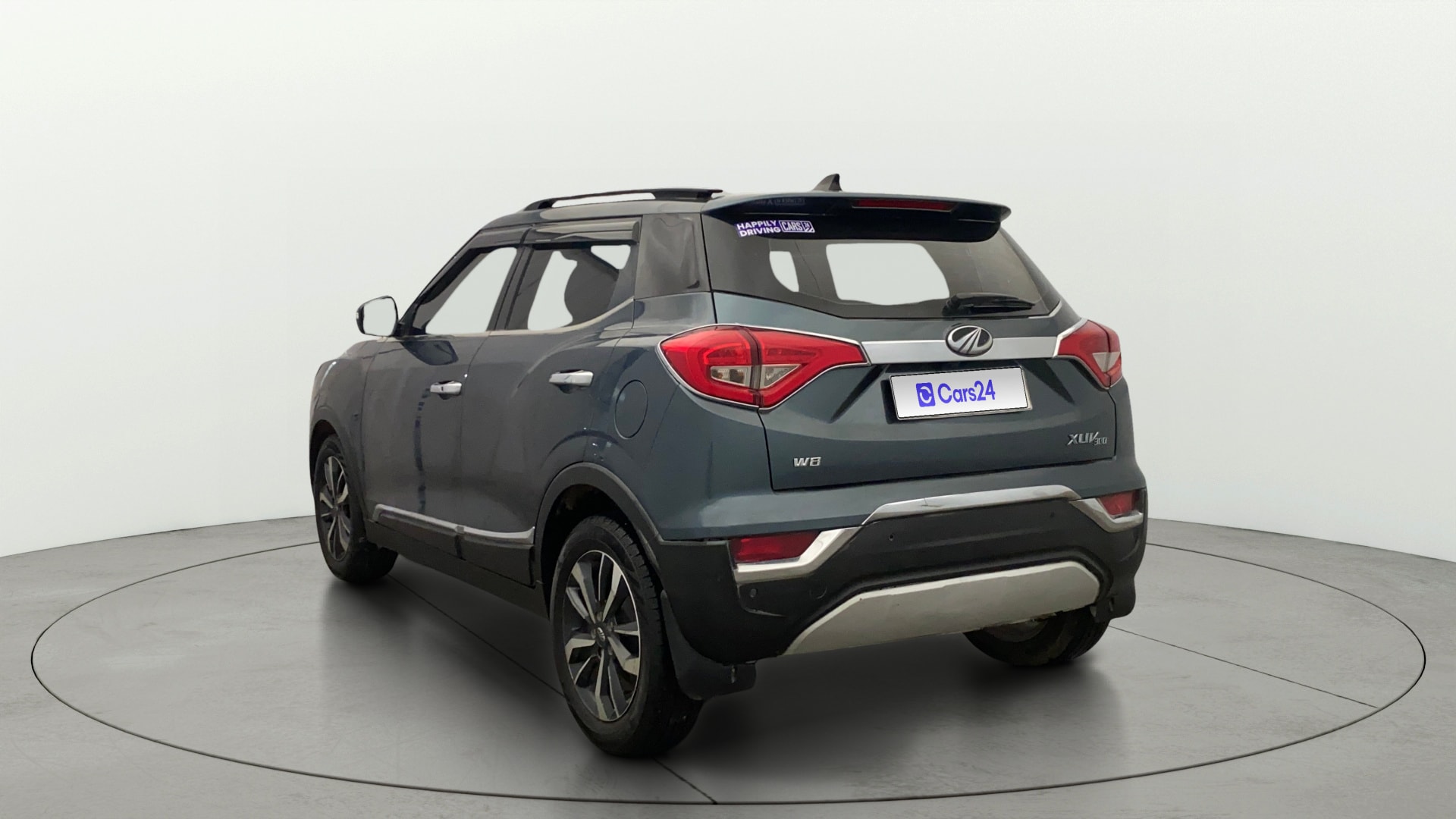 View 2019 Mahindra XUV300 W4 Petrol BS IV Image 2 Used 2019 Mahindra XUV300 W4 Petrol BS IV Image 2