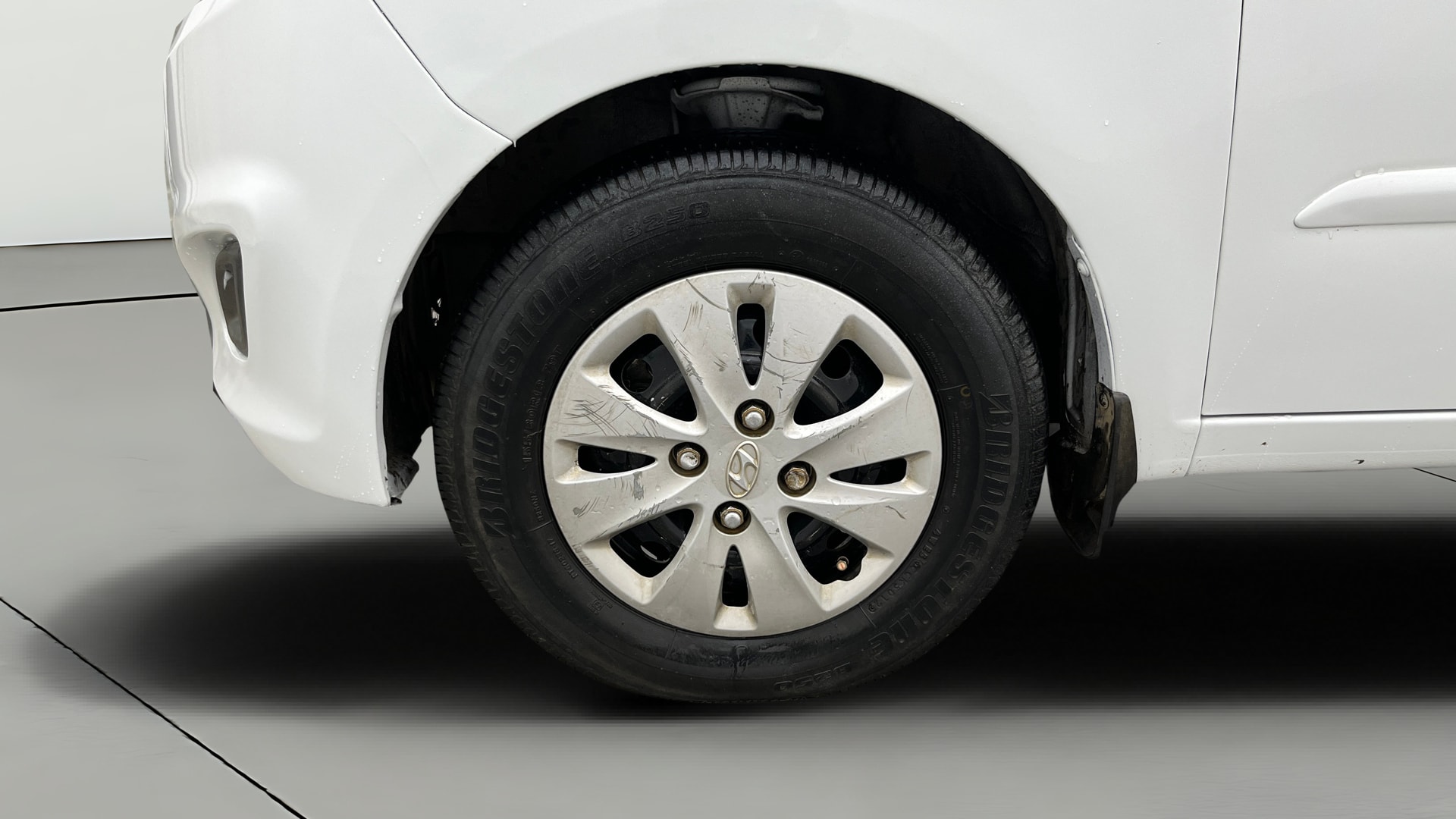 View 2013 Hyundai i10 1.2 Sportz AT Image 27 Used 2013 Hyundai i10 1.2 Sportz AT Image 27