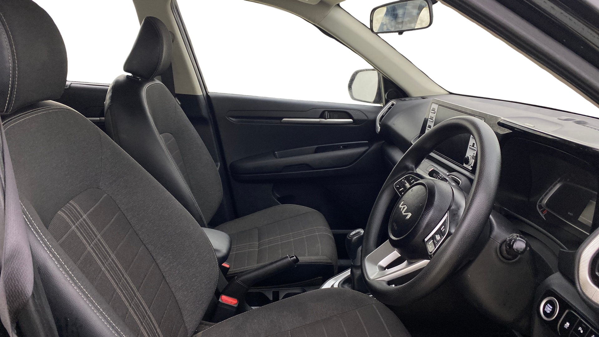 View 2024 Kia Sonet HTE Petrol Image 17 Used 2024 Kia Sonet HTE Petrol Image 17