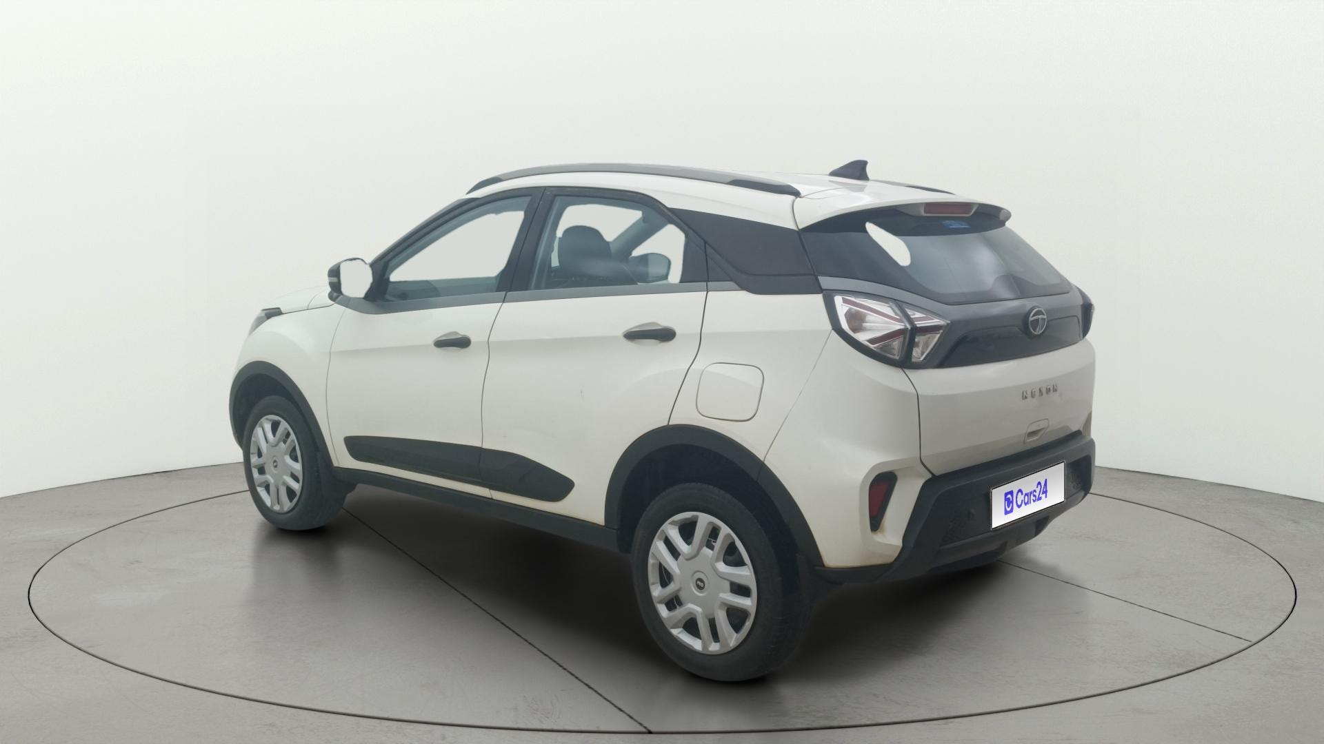 View 2020 Tata Nexon Revotron XM Image 2 Used 2020 Tata Nexon Revotron XM Image 2