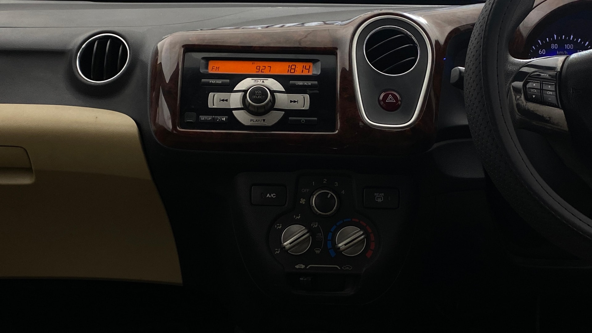 View 2015 Honda Mobilio E Diesel Image 18 Used 2015 Honda Mobilio E Diesel Image 18