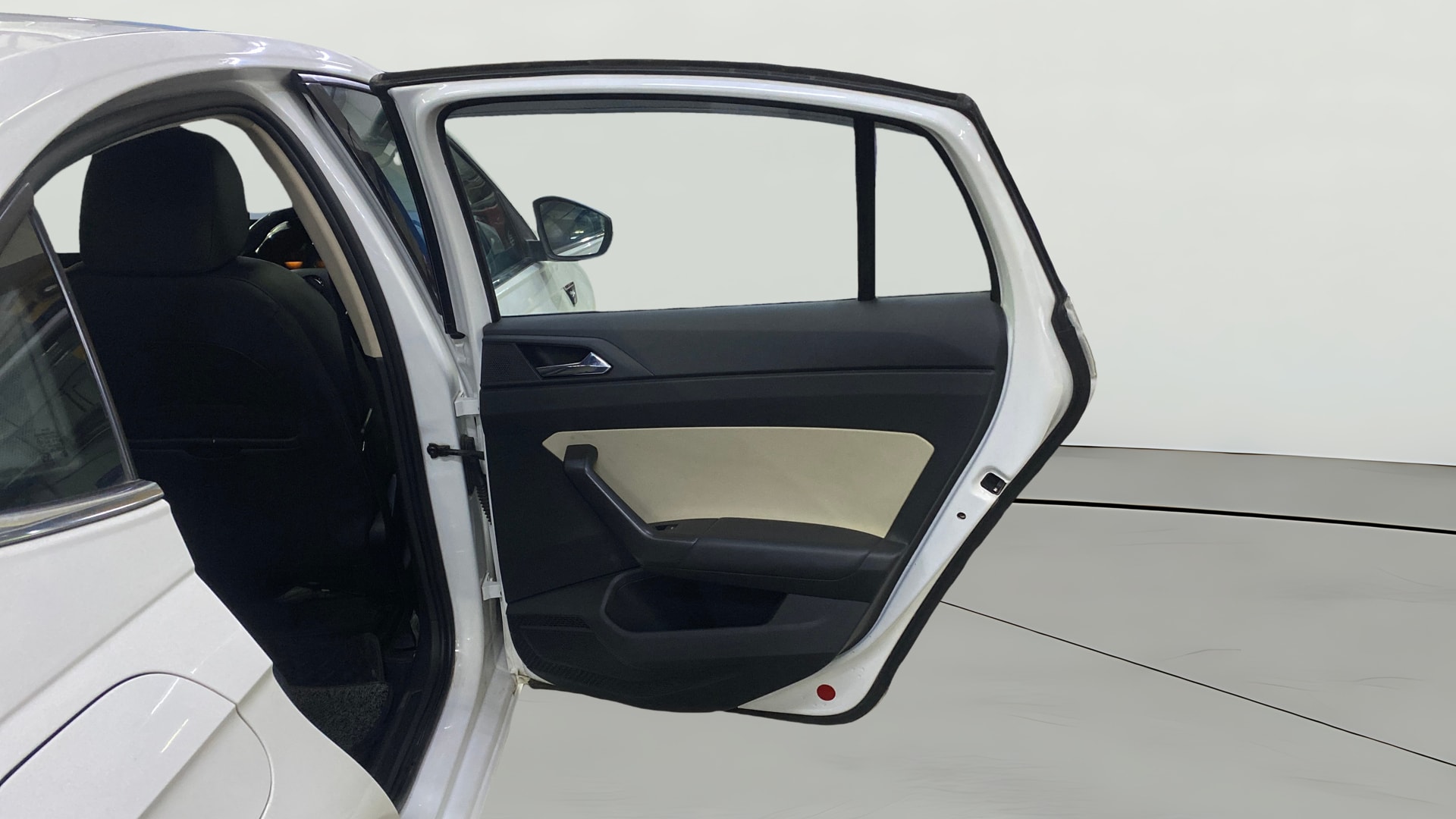 View 2022 Skoda Slavia Style 1.0 TSI AT Image 6 Used 2022 Skoda Slavia Style 1.0 TSI AT Image 6