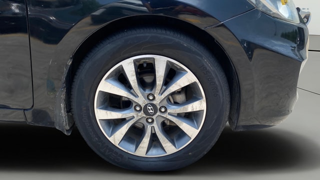 View Hyundai Fluidic Verna Image 42 Used Hyundai Fluidic Verna Image 42