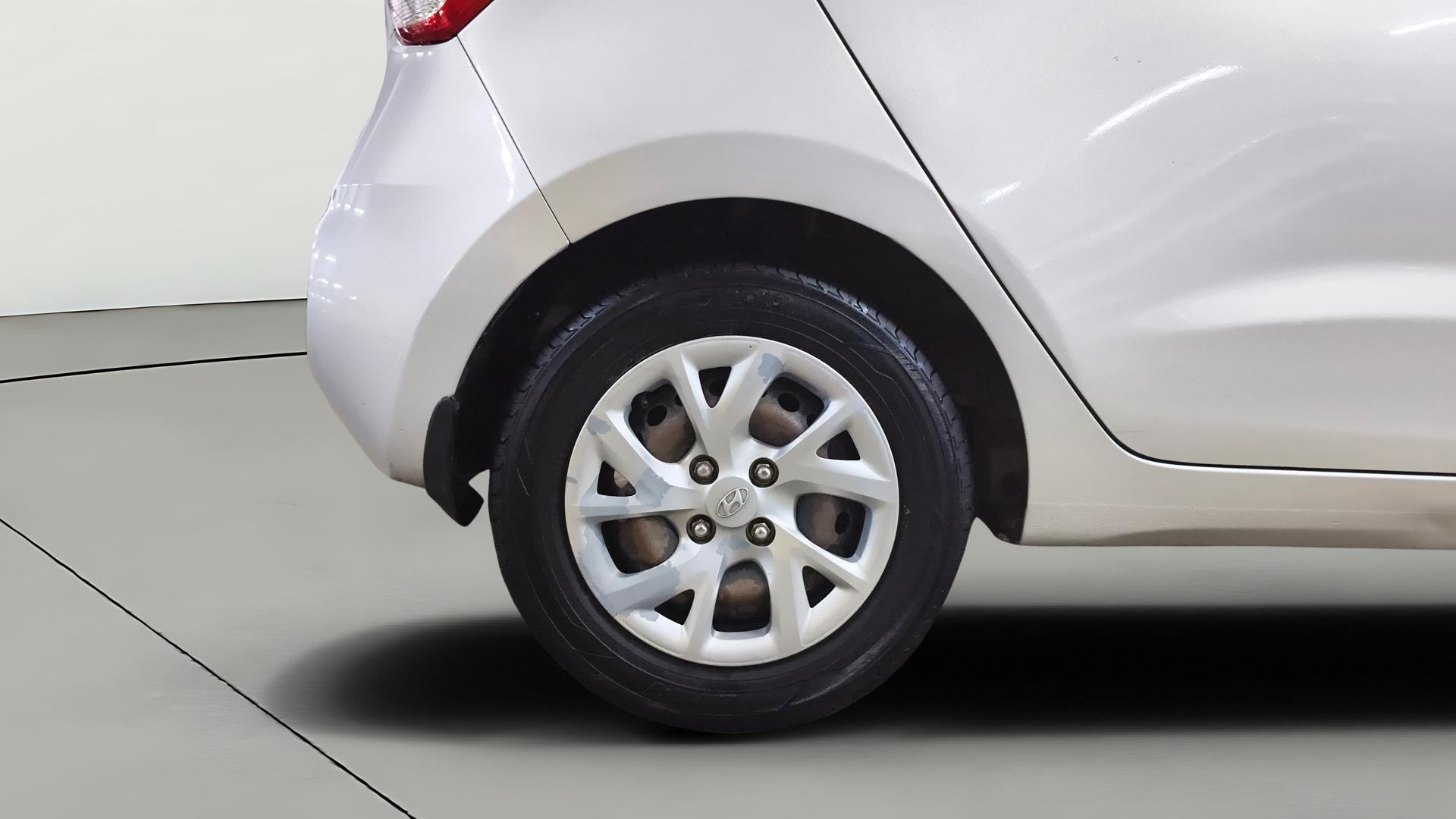 View 2018 Hyundai Grand i10 Magna 1.2 Kappa VTVT Image 23 Used 2018 Hyundai Grand i10 Magna 1.2 Kappa VTVT Image 23