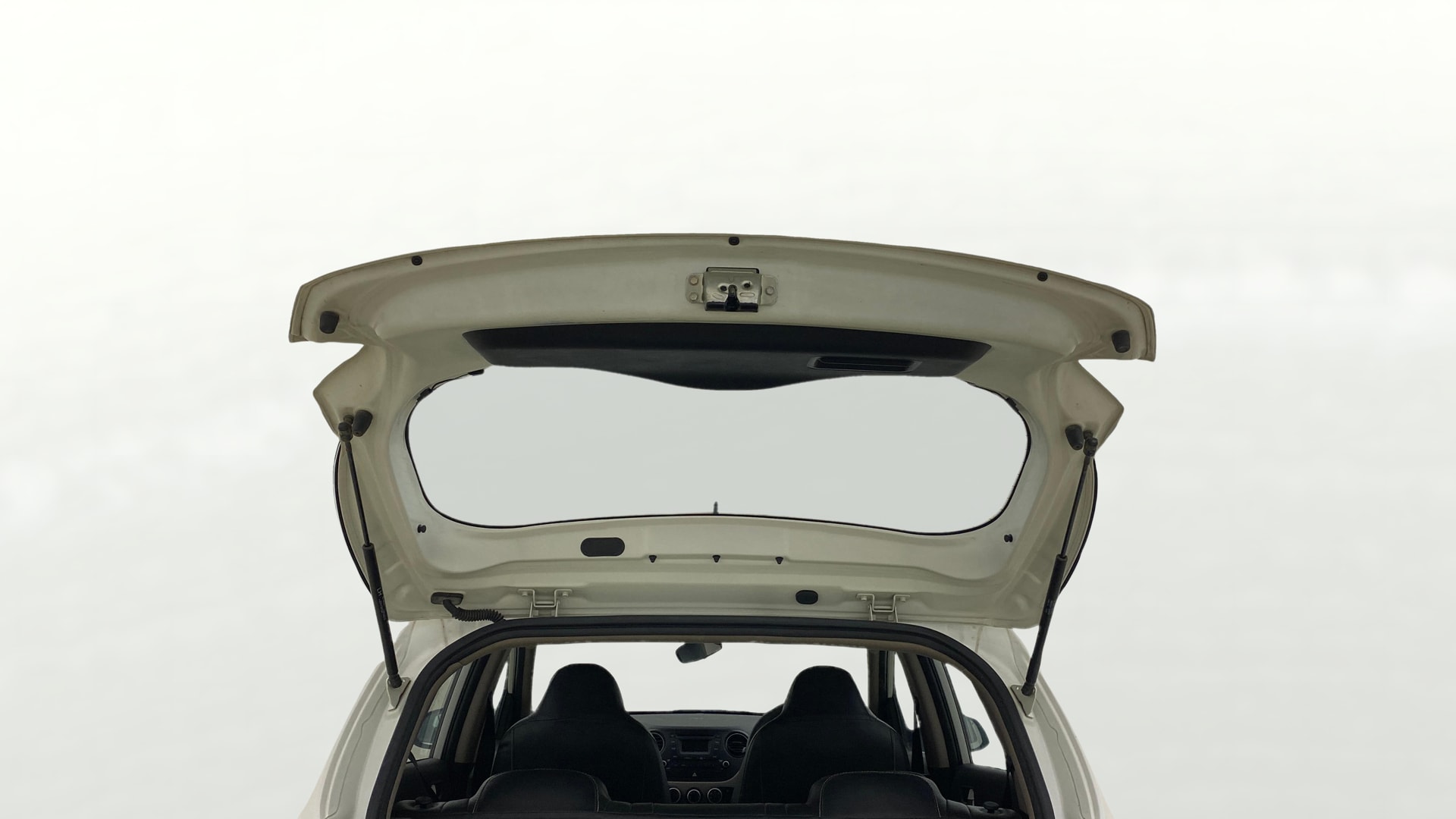 View 2016 Hyundai Grand i10 Sportz 1.2 Kappa Image 16 Used 2016 Hyundai Grand i10 Sportz 1.2 Kappa Image 16