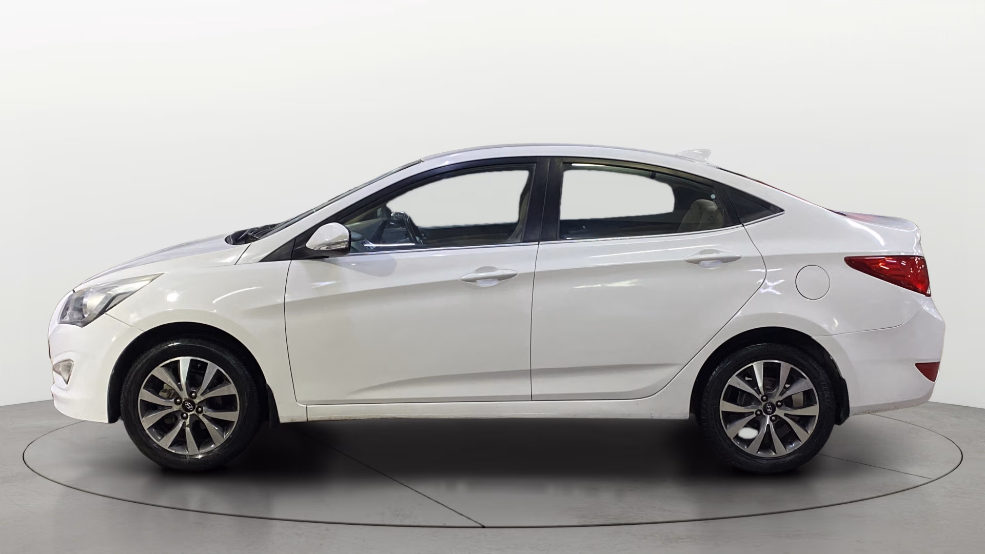 View 2016 Hyundai Verna 1.6 VTVT SX Image 5 Used 2016 Hyundai Verna 1.6 VTVT SX Image 5
