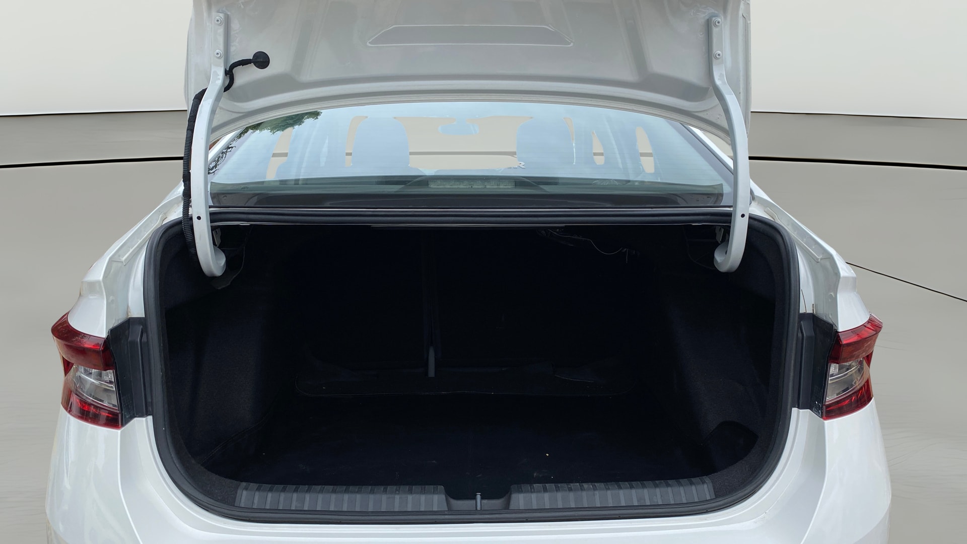 View 2023 Skoda Slavia Style 1.0 TSI MT Image 40 Used 2023 Skoda Slavia Style 1.0 TSI MT Image 40