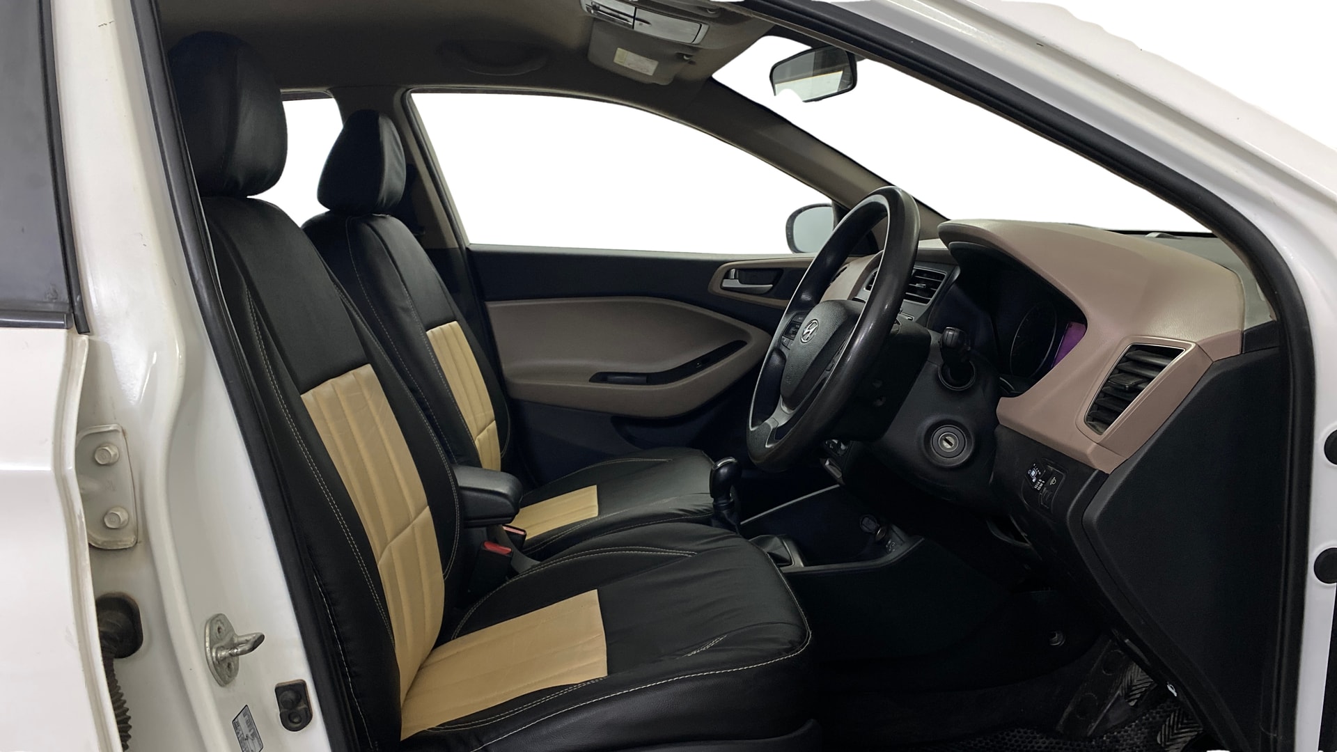 View 2020 Hyundai Elite i20 1.2 Sportz Plus Petrol Image 26 Used 2020 Hyundai Elite i20 1.2 Sportz Plus Petrol Image 26