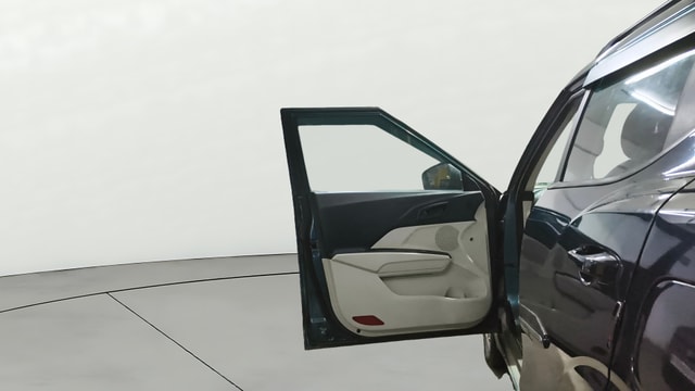 View Mahindra XUV300 Image 30 Used Mahindra XUV300 Image 30