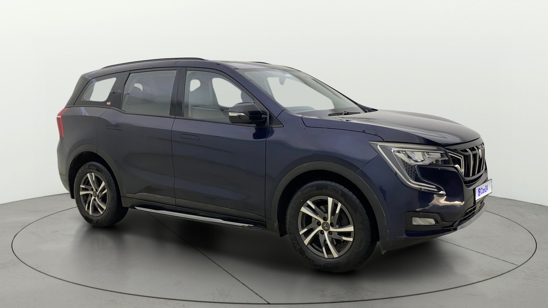 View 2022 Mahindra XUV700 MX Petrol 5 STR Image 22 Used 2022 Mahindra XUV700 MX Petrol 5 STR Image 22