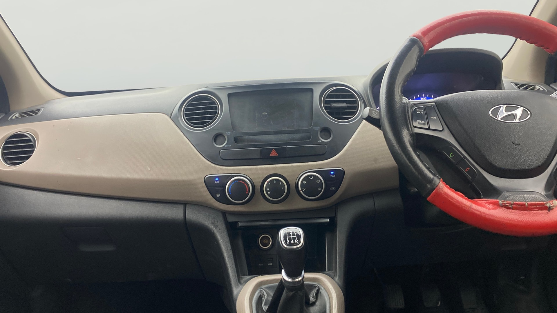 View 2014 Hyundai Xcent S Petrol Image 17 Used 2014 Hyundai Xcent S Petrol Image 17