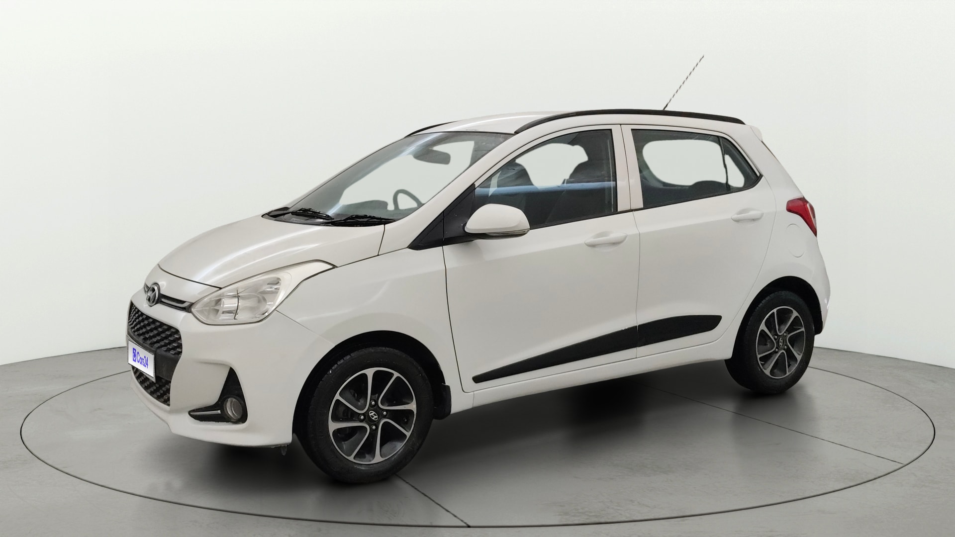 View 2018 Hyundai Grand i10 1.2 Sportz AT Petrol Image 35 Used 2018 Hyundai Grand i10 1.2 Sportz AT Petrol Image 35