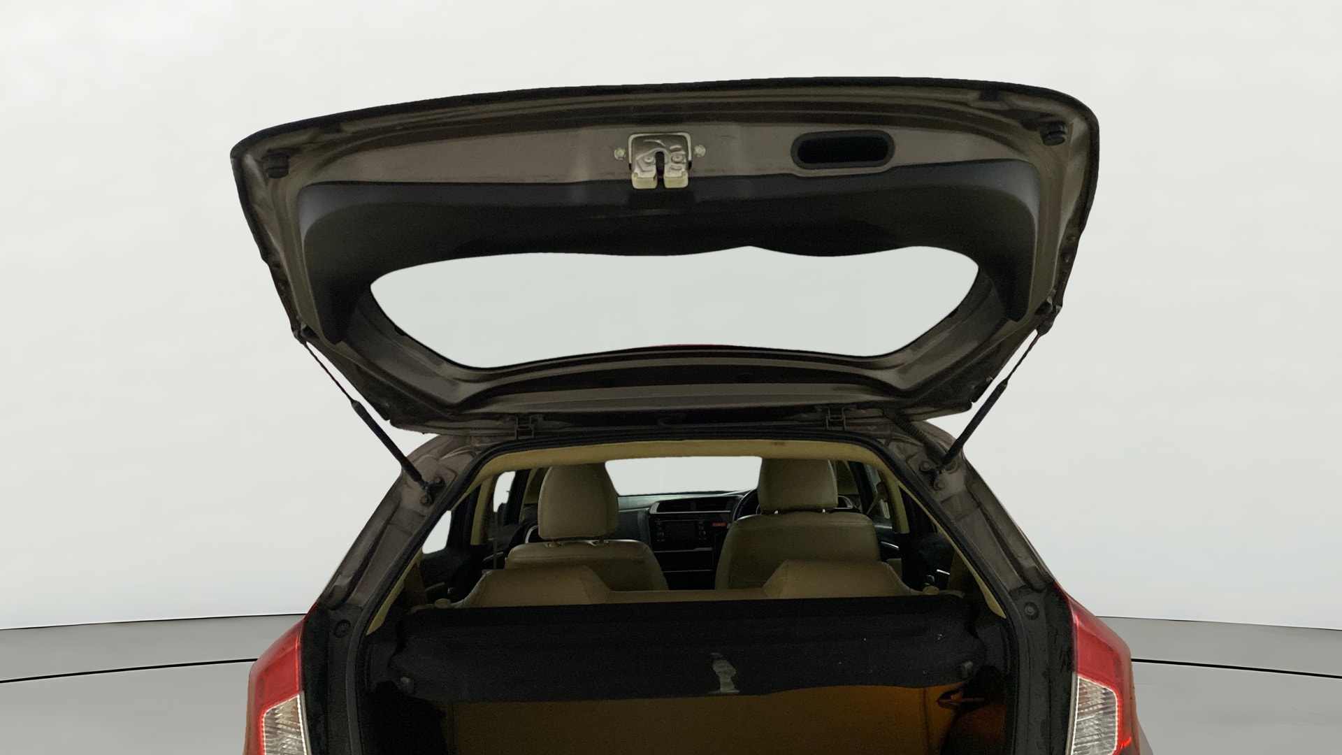 View 2016 Honda Jazz E MT Diesel Image 16 Used 2016 Honda Jazz E MT Diesel Image 16