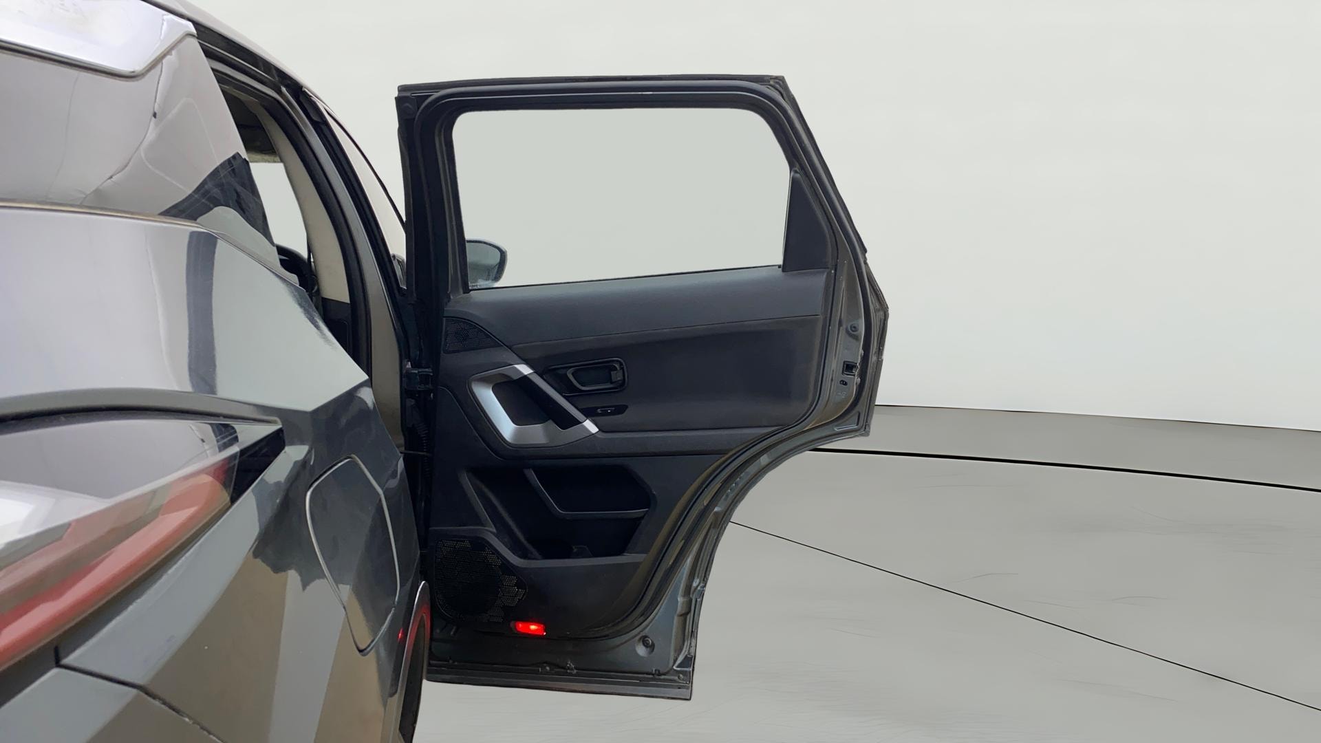 View 2023 Tata Harrier XE Image 5 Used 2023 Tata Harrier XE Image 5