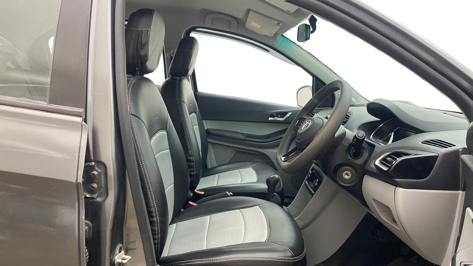 View 2021 Tata Tiago Revotorq XB Image 26 Used 2021 Tata Tiago Revotorq XB Image 26