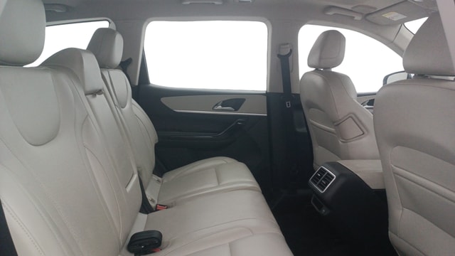 View Mahindra XUV700 Image 37 Used Mahindra XUV700 Image 37