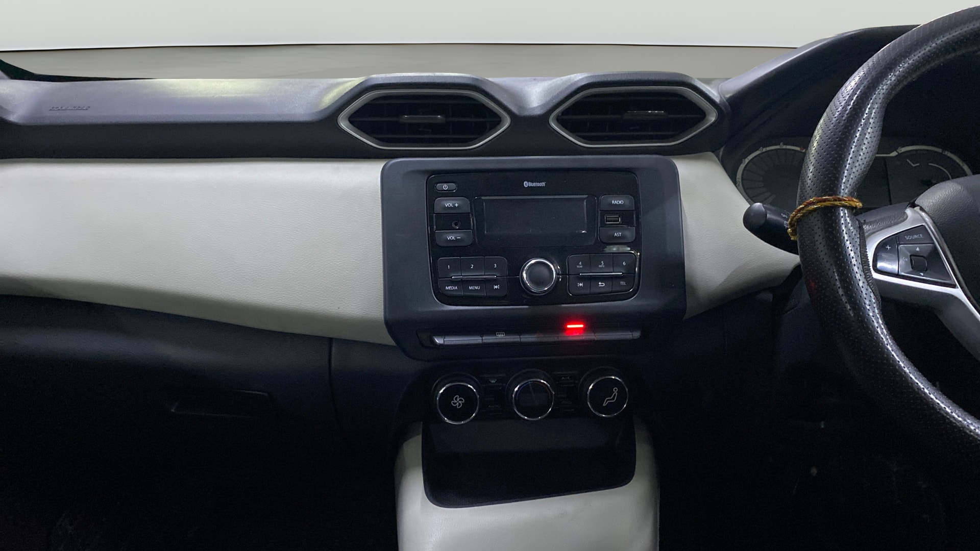 View 2021 Nissan Magnite XL Image 17 Used 2021 Nissan Magnite XL Image 17