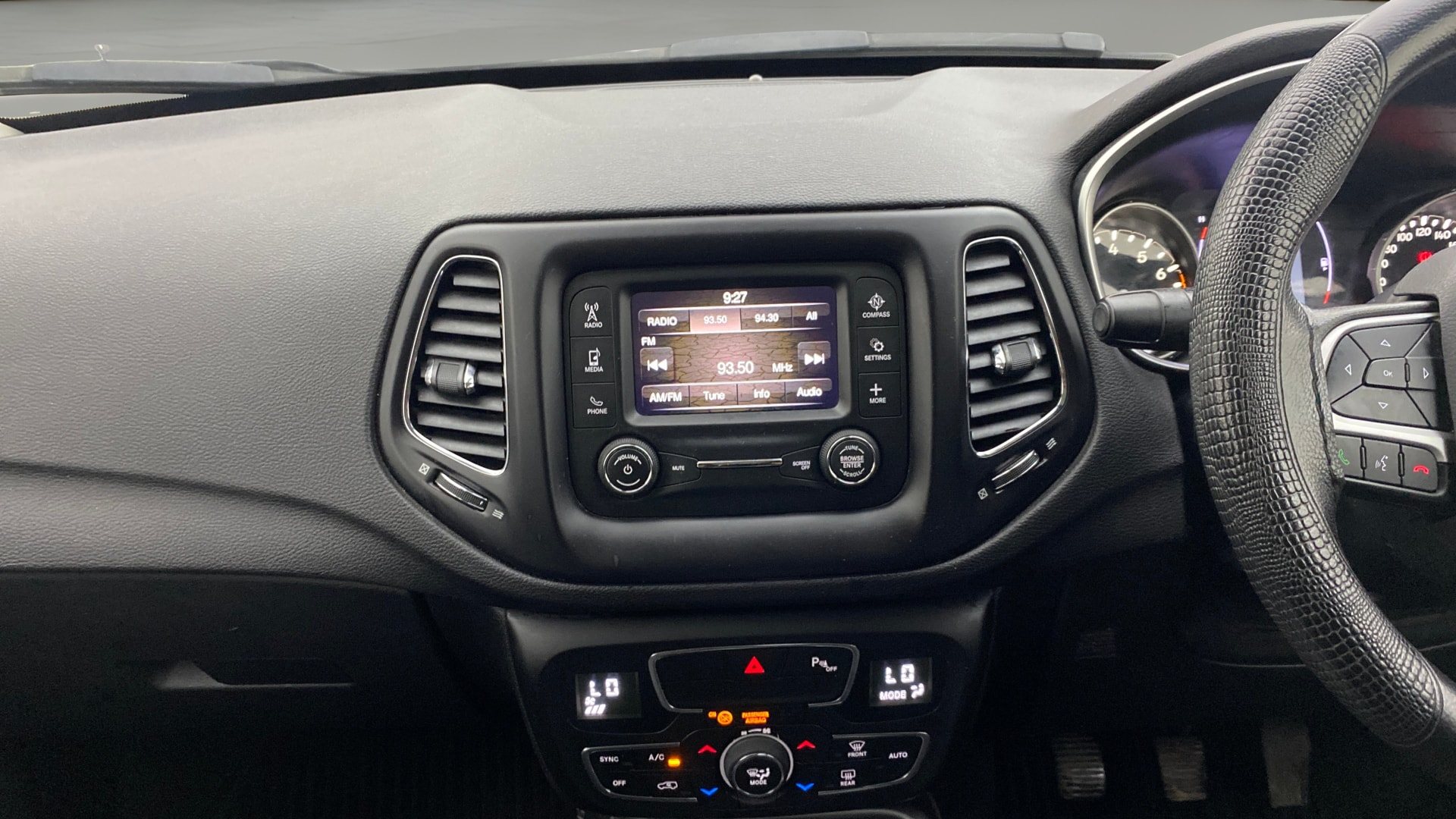 View 2020 Jeep Compass Sport Plus Petrol BS IV Image 18 Used 2020 Jeep Compass Sport Plus Petrol BS IV Image 18