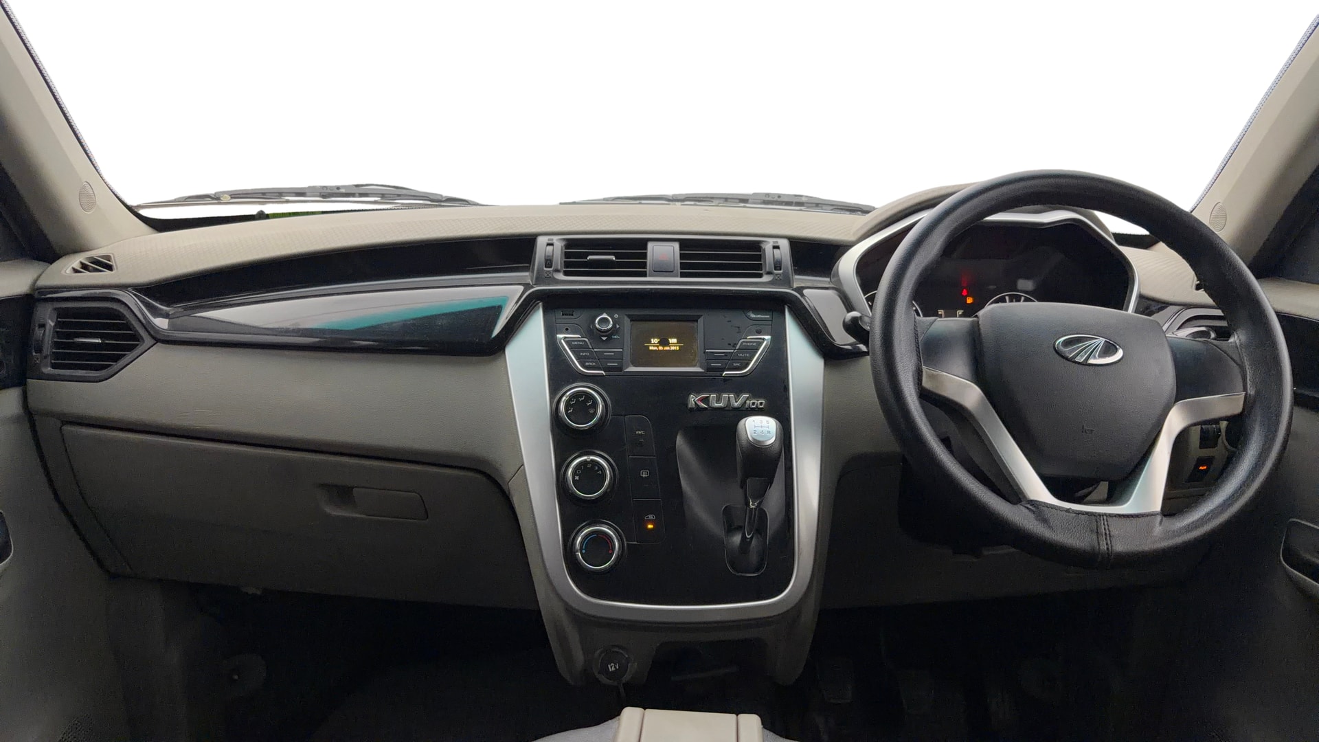 Used 2016 Mahindra KUV100 Used 2016 Mahindra KUV100