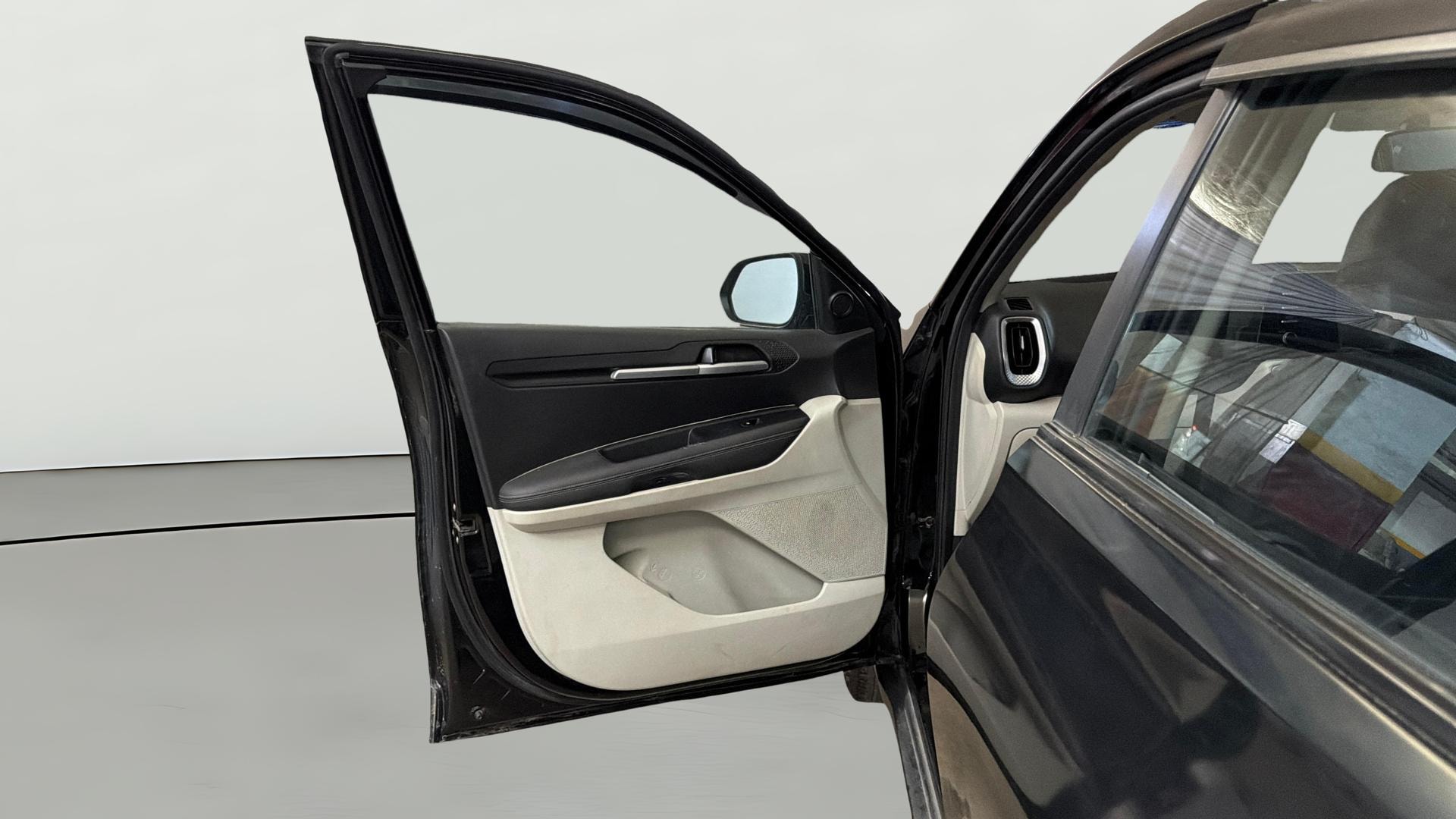 View 2022 Kia Sonet HTX iMT Petrol Image 33 Used 2022 Kia Sonet HTX iMT Petrol Image 33