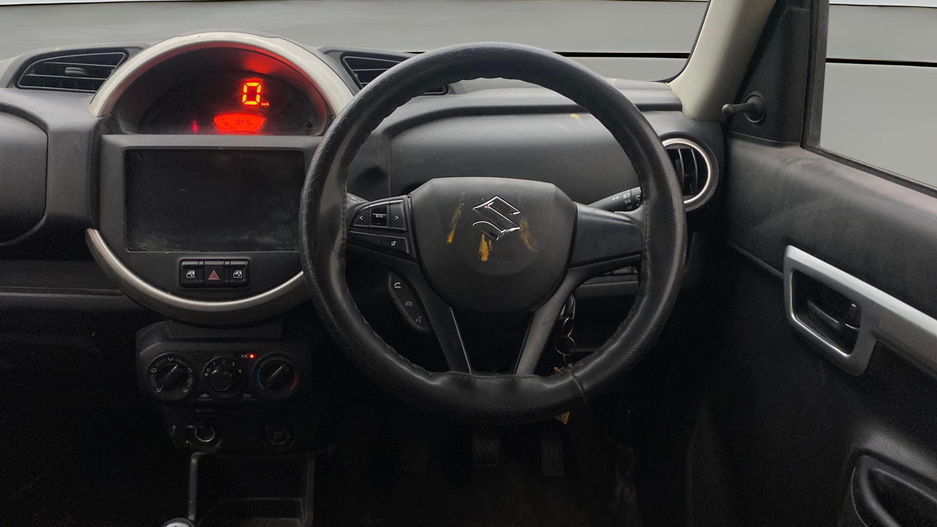 View 2020 Maruti Suzuki 1000 Base Variant Image 20 Used 2020 Maruti Suzuki 1000 Base Variant Image 20