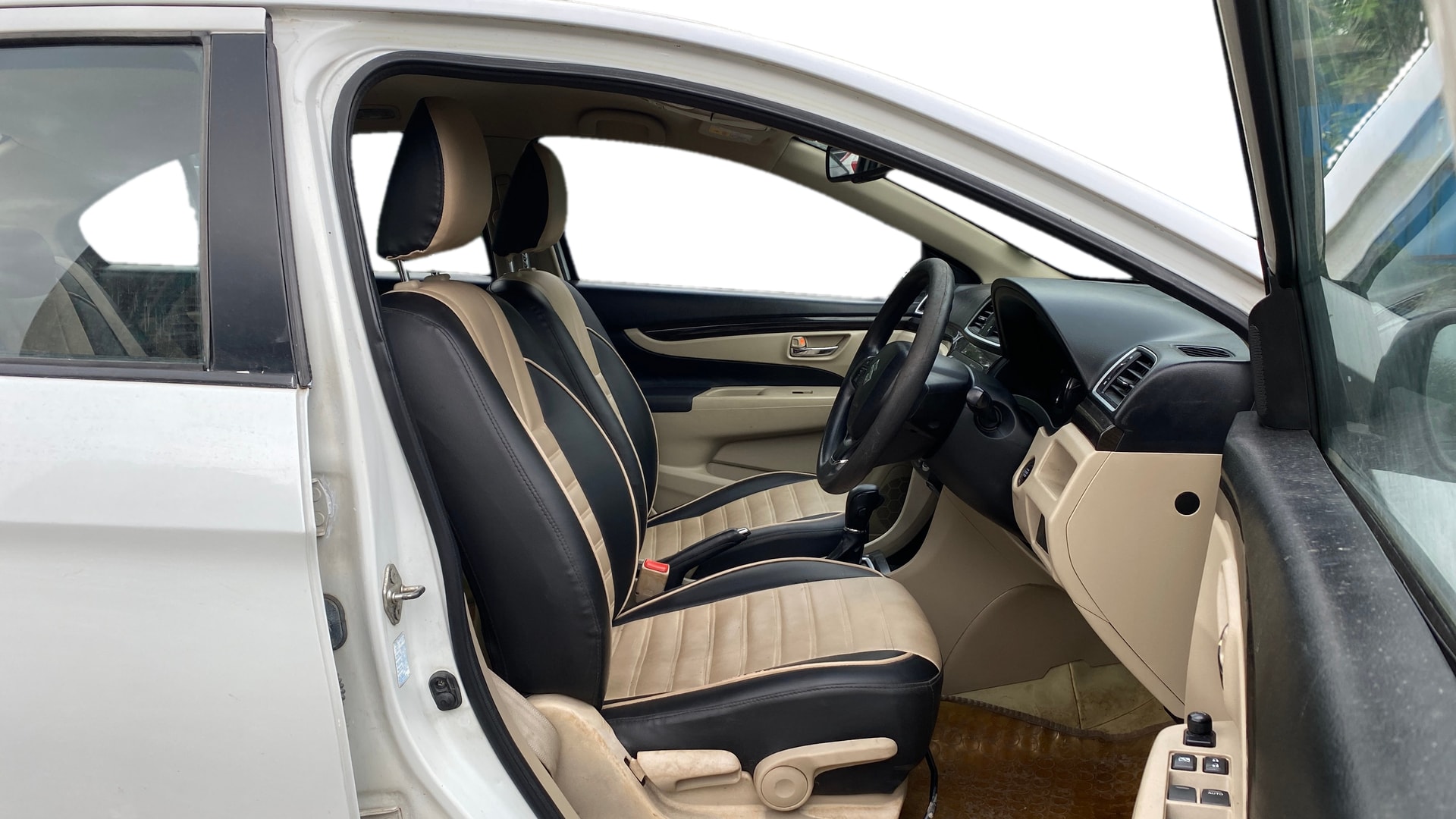 View 2016 Maruti Suzuki 1000 Base Variant Image 17 Used 2016 Maruti Suzuki 1000 Base Variant Image 17