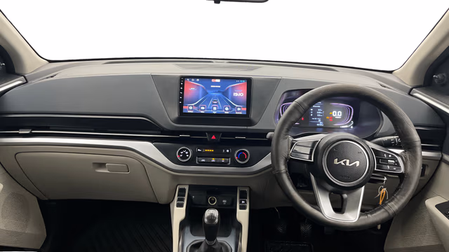 View Kia Carens Image 16 Used Kia Carens Image 16