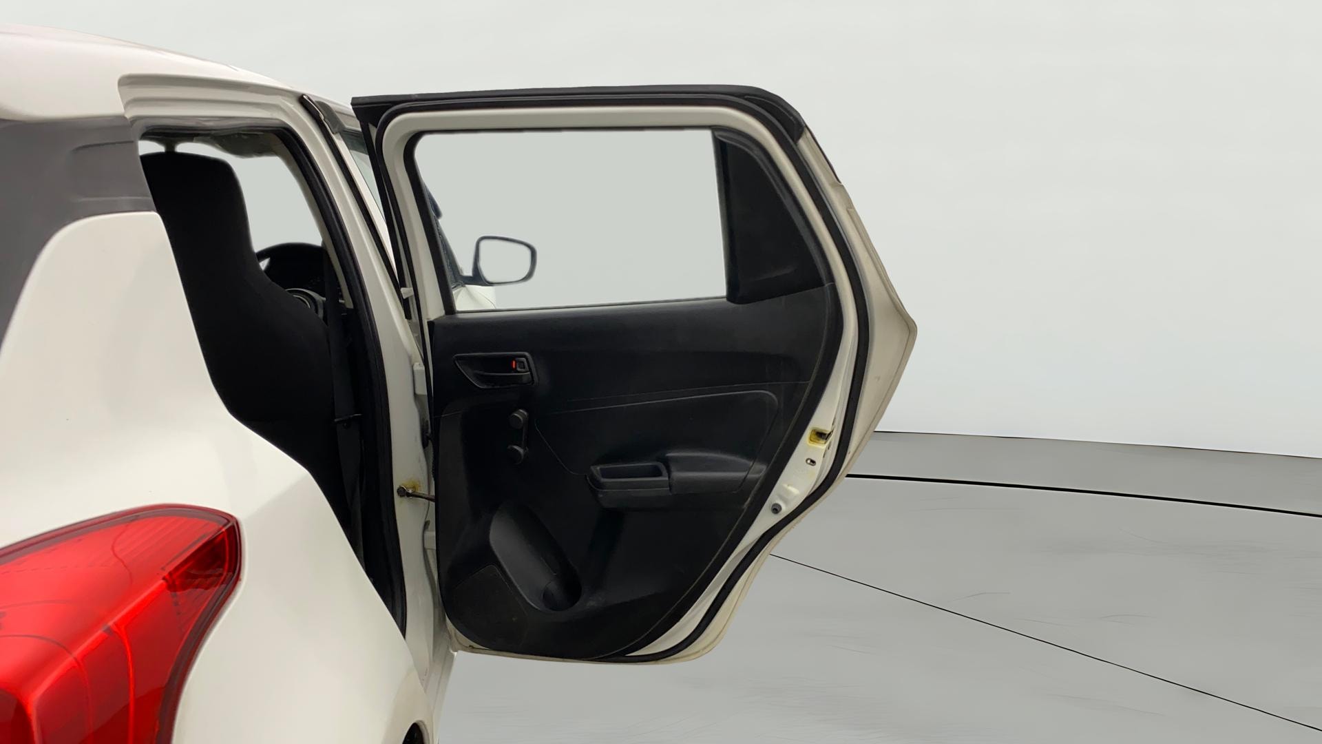 View 2019 Maruti Suzuki 1000 Base Variant Image 7 Used 2019 Maruti Suzuki 1000 Base Variant Image 7