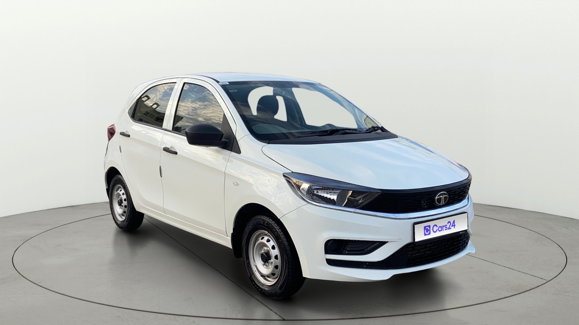View 2026 Tata Tiago Revotorq XB Image 37 Used 2026 Tata Tiago Revotorq XB Image 37