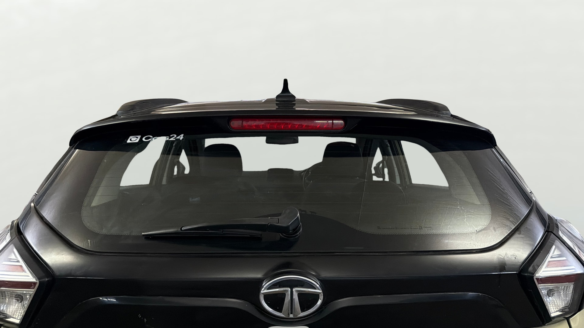View 2024 Tata Nexon Revotron XE Image 4 Used 2024 Tata Nexon Revotron XE Image 4