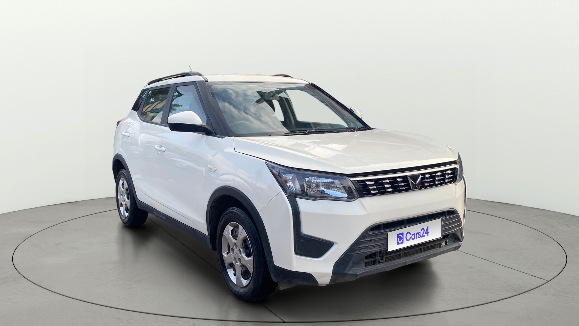 View 2023 Mahindra XUV300 W4 Petrol BS IV Image 35 Used 2023 Mahindra XUV300 W4 Petrol BS IV Image 35