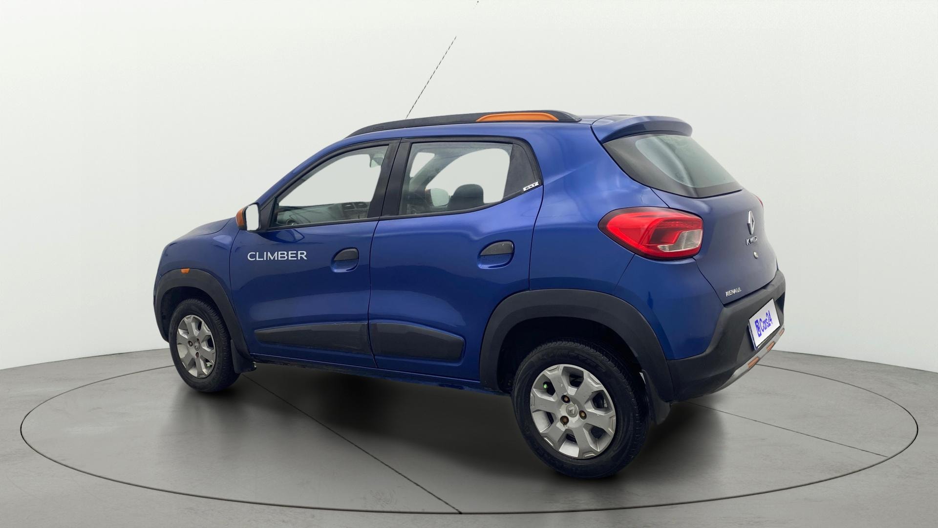 View 2018 Renault Kwid RXT 1.0 Driver Airbag Option Image 2 Used 2018 Renault Kwid RXT 1.0 Driver Airbag Option Image 2