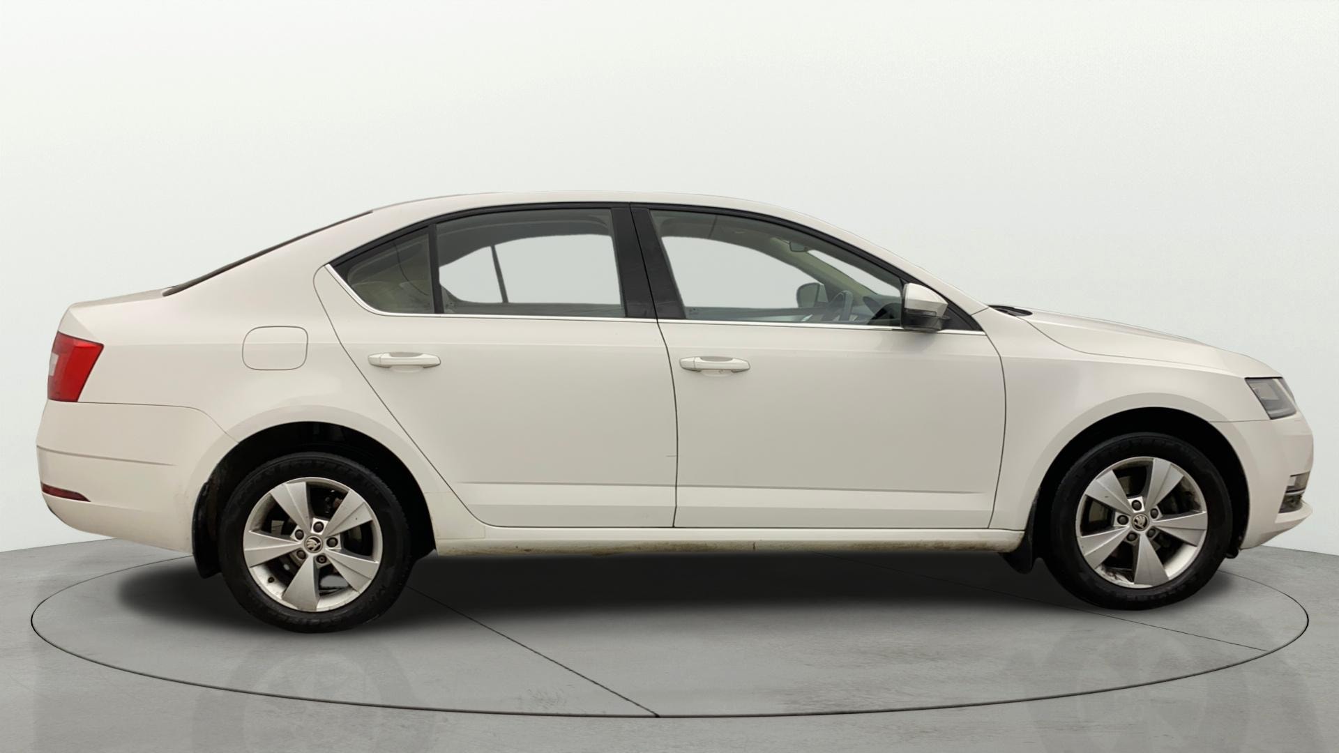 View 2019 Skoda Octavia 1.4 Style TSI MT Image 9 Used 2019 Skoda Octavia 1.4 Style TSI MT Image 9