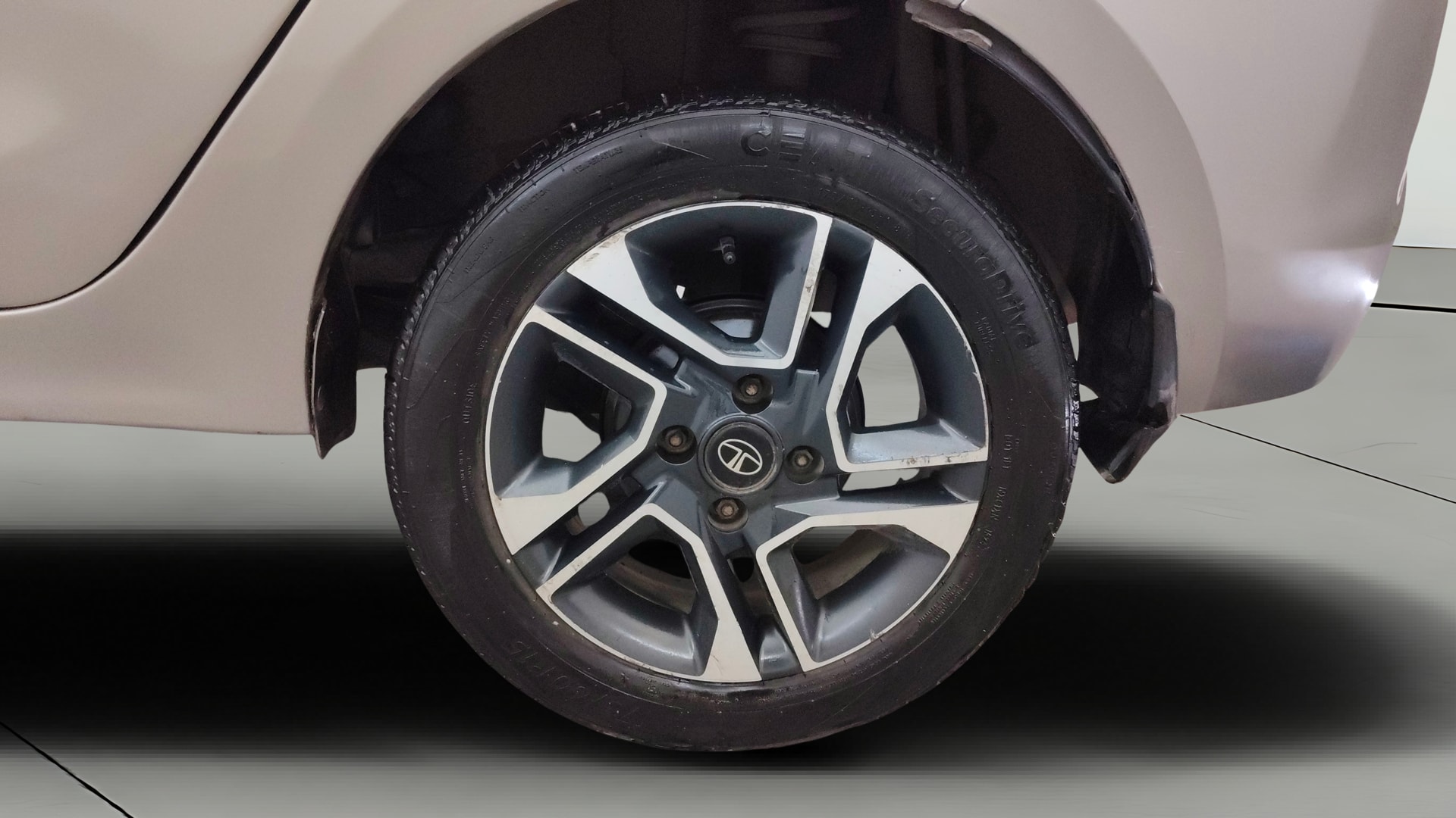 View 2018 Tata Tigor XE Diesel Image 11 Used 2018 Tata Tigor XE Diesel Image 11