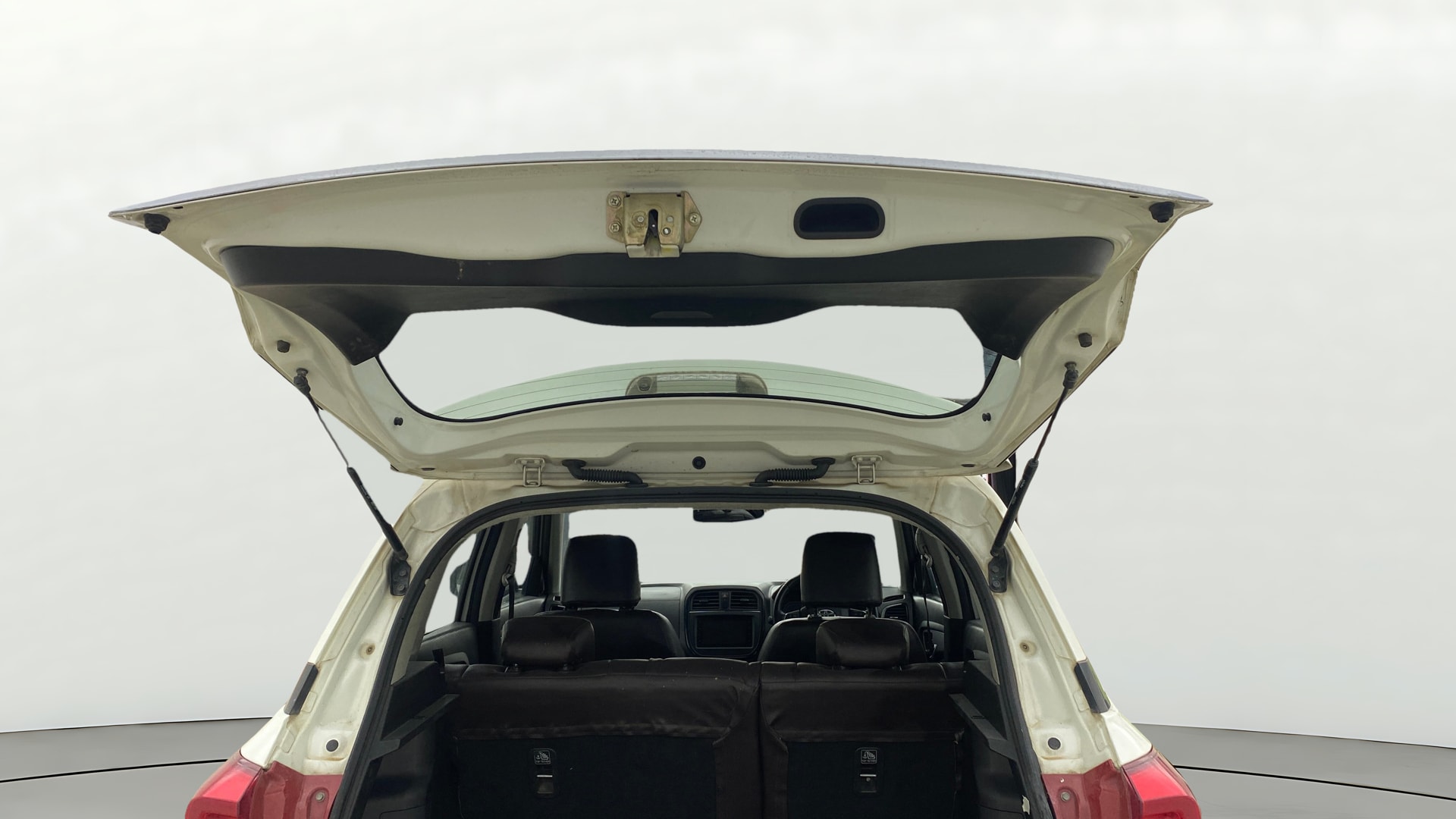 View 2021 Toyota Urban Cruiser Premium AT Image 17 Used 2021 Toyota Urban Cruiser Premium AT Image 17