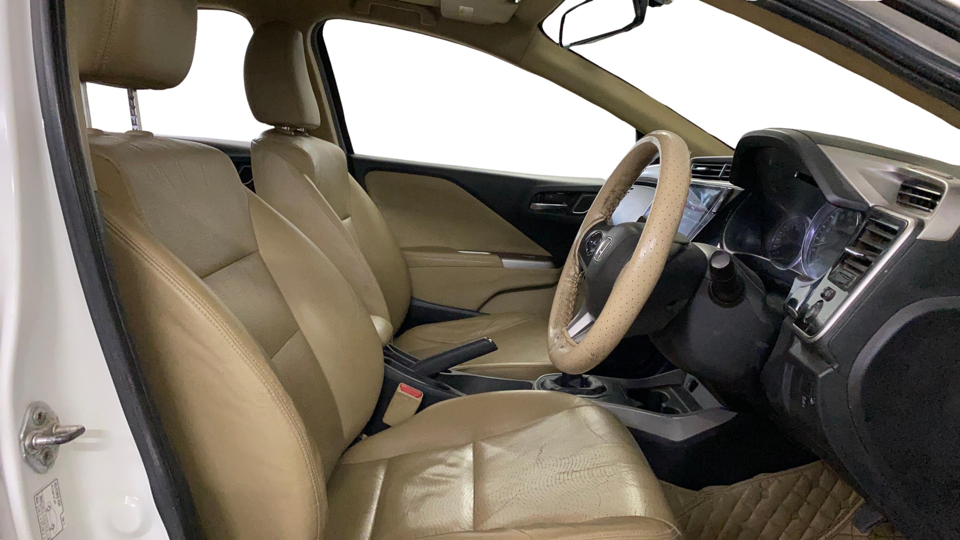 View 2017 Honda City ZX MT Diesel Anniversary Edition Image 18 Used 2017 Honda City ZX MT Diesel Anniversary Edition Image 18