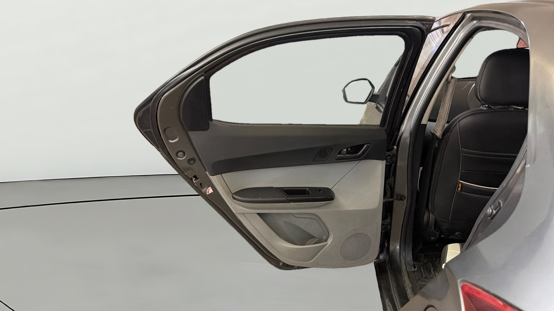 View 2020 Tata Tiago Revotorq XB Image 22 Used 2020 Tata Tiago Revotorq XB Image 22