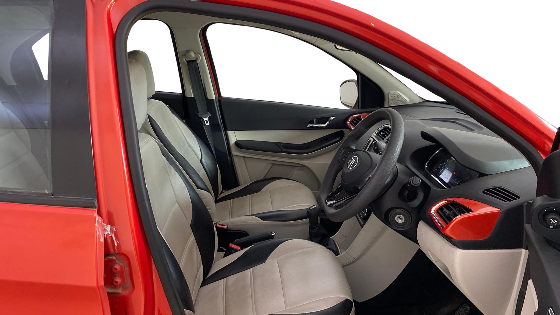 View 2022 Tata Tiago Revotorq XB Image 25 Used 2022 Tata Tiago Revotorq XB Image 25