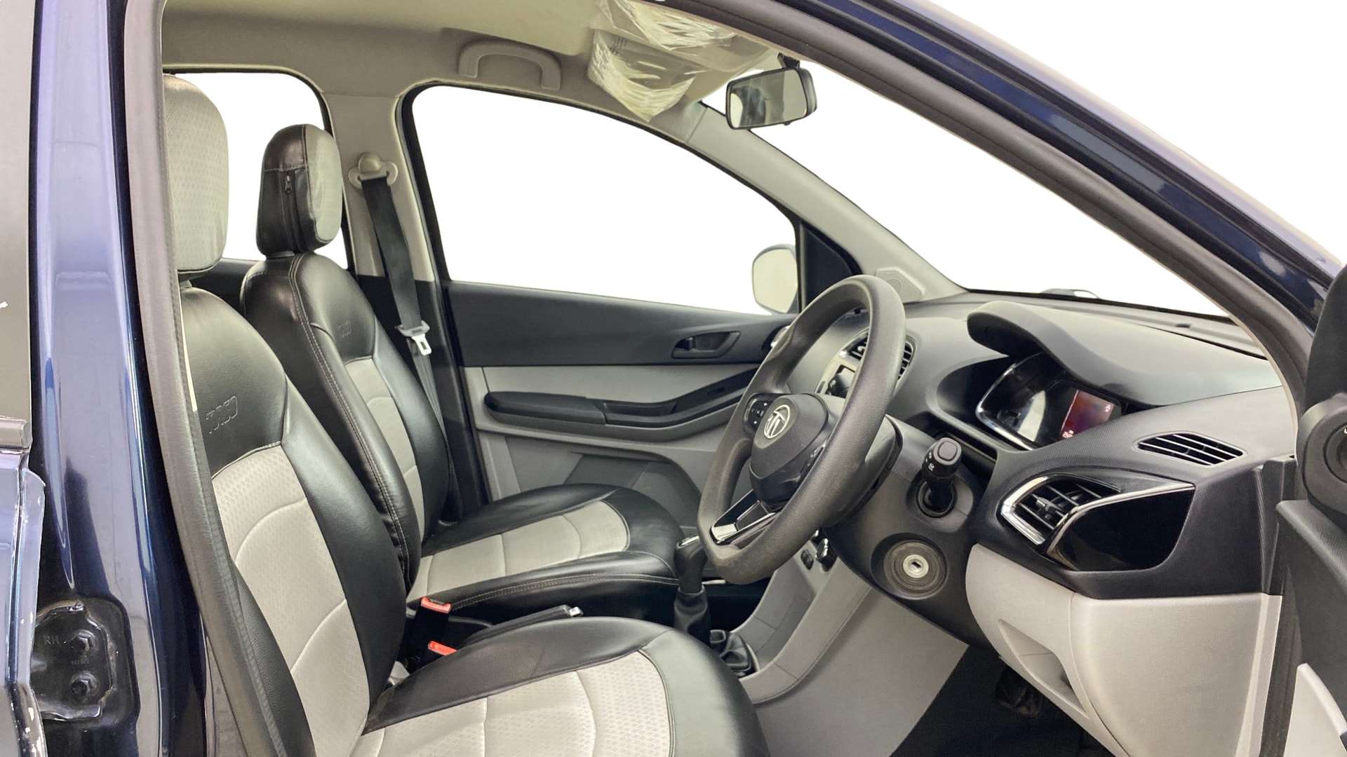 View 2023 Tata Tiago Revotorq XB Image 25 Used 2023 Tata Tiago Revotorq XB Image 25