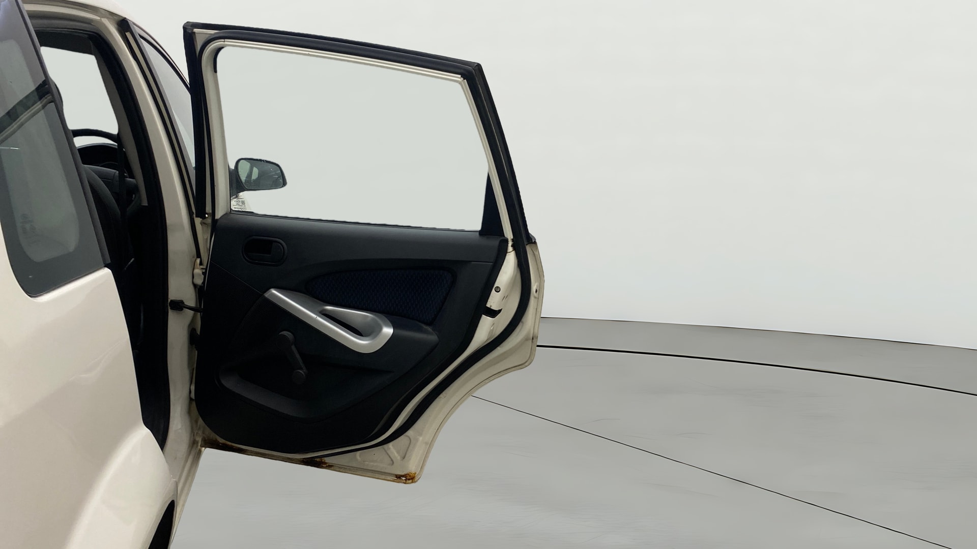 View 2013 Ford Figo 1.2P Ambiente MT BS IV Image 7 Used 2013 Ford Figo 1.2P Ambiente MT BS IV Image 7