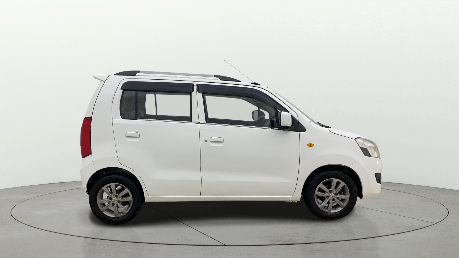 View 2016 Maruti Suzuki 1000 Base Variant Image 8 Used 2016 Maruti Suzuki 1000 Base Variant Image 8