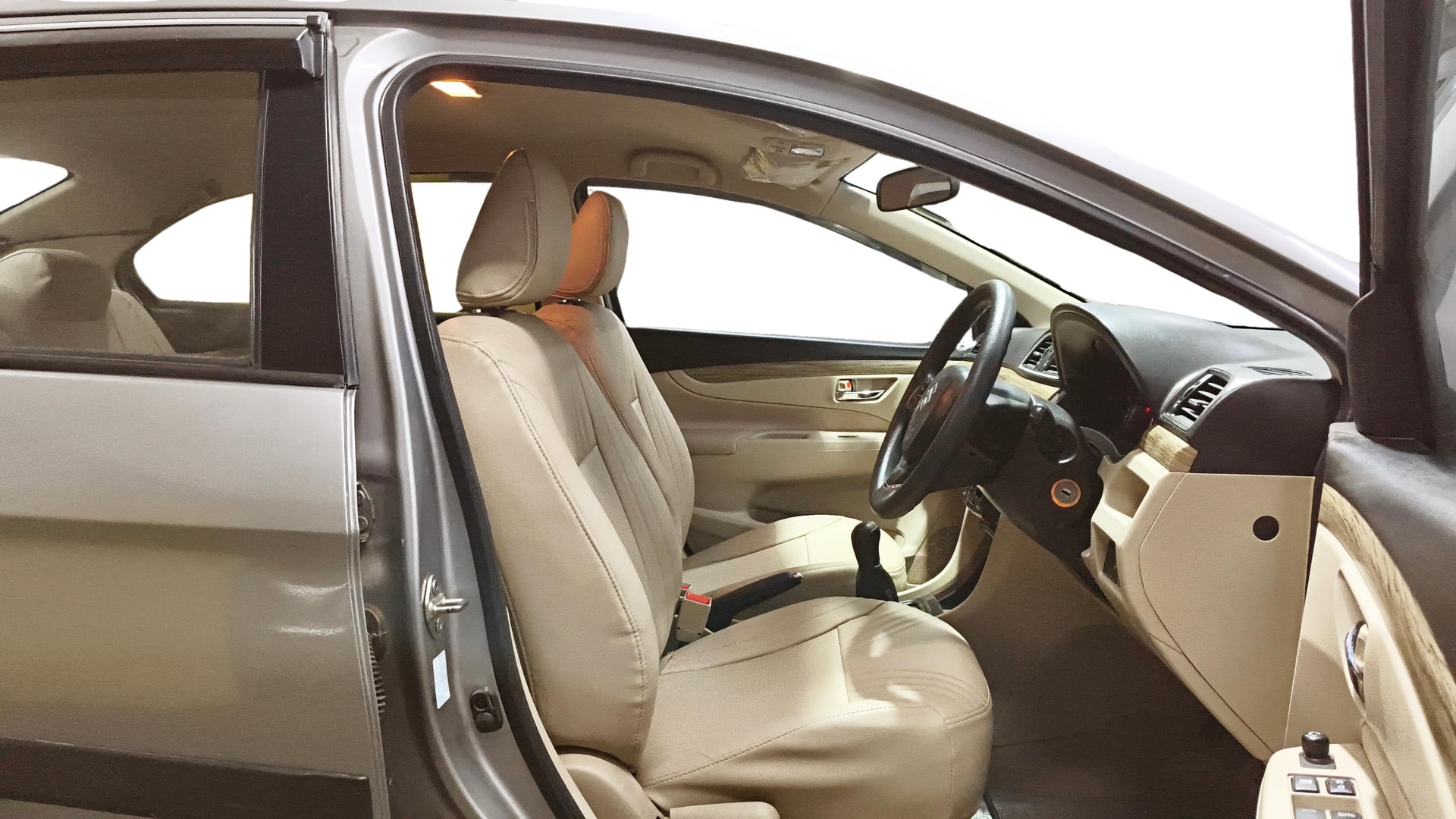 View 2020 Maruti Suzuki 1000 Base Variant Image 26 Used 2020 Maruti Suzuki 1000 Base Variant Image 26