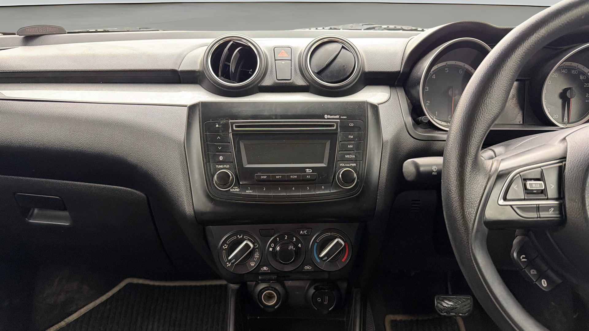 View 2018 Maruti Suzuki 1000 Base Variant Image 17 Used 2018 Maruti Suzuki 1000 Base Variant Image 17