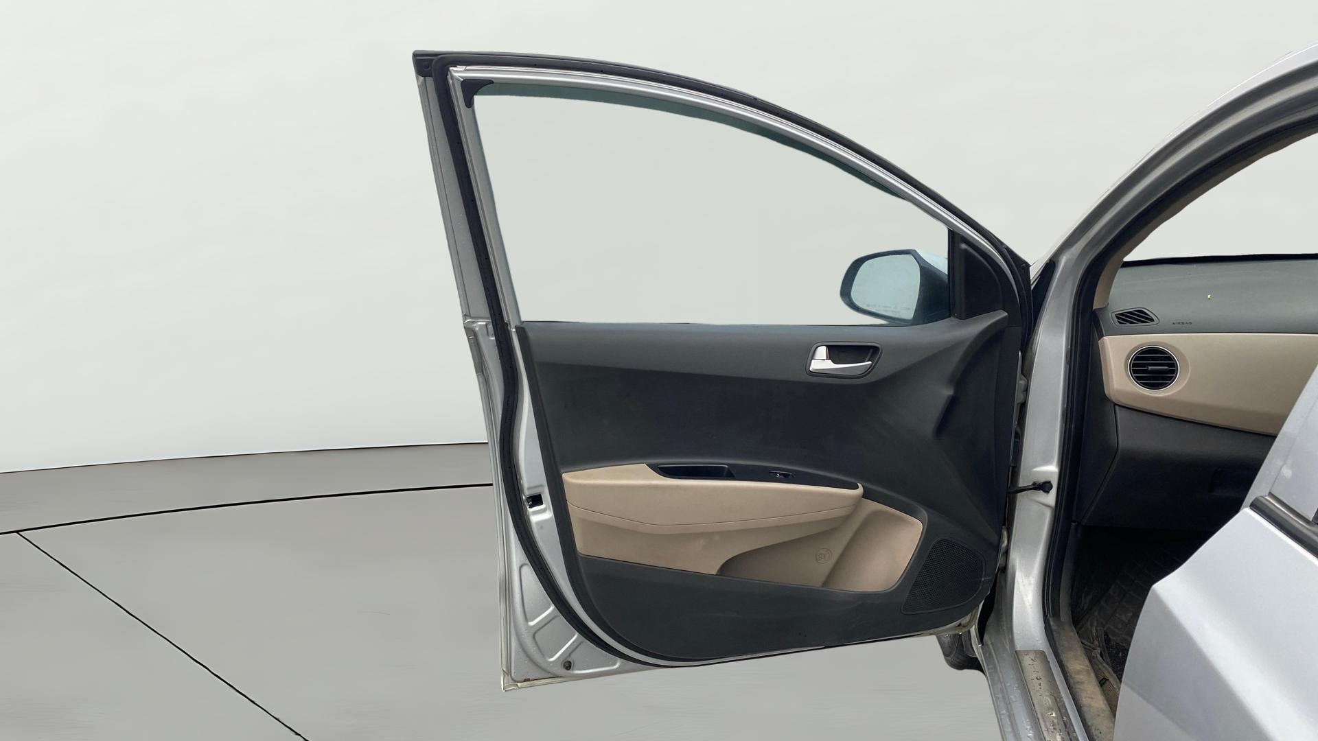 View 2019 Hyundai Grand i10 1.2 Sportz AT Petrol Image 37 Used 2019 Hyundai Grand i10 1.2 Sportz AT Petrol Image 37