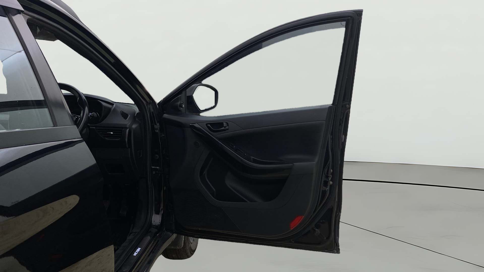 View 2023 Tata Nexon Revotron XE Image 48 Used 2023 Tata Nexon Revotron XE Image 48