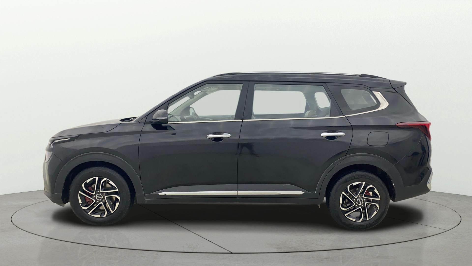 View 2022 Kia Carens Luxury Plus 1.5 AT Diesel 6 STR Image 28 Used 2022 Kia Carens Luxury Plus 1.5 AT Diesel 6 STR Image 28