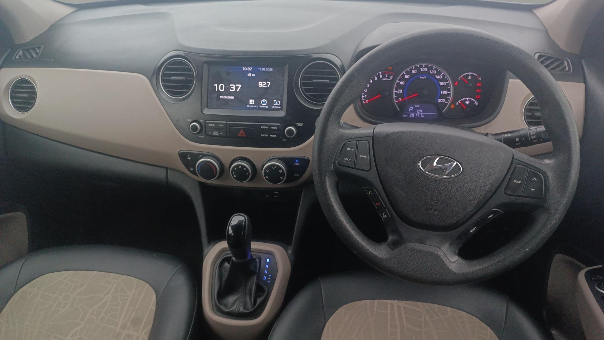 View 2018 Hyundai Grand i10 1.2 Sportz AT Petrol Image 13 Used 2018 Hyundai Grand i10 1.2 Sportz AT Petrol Image 13