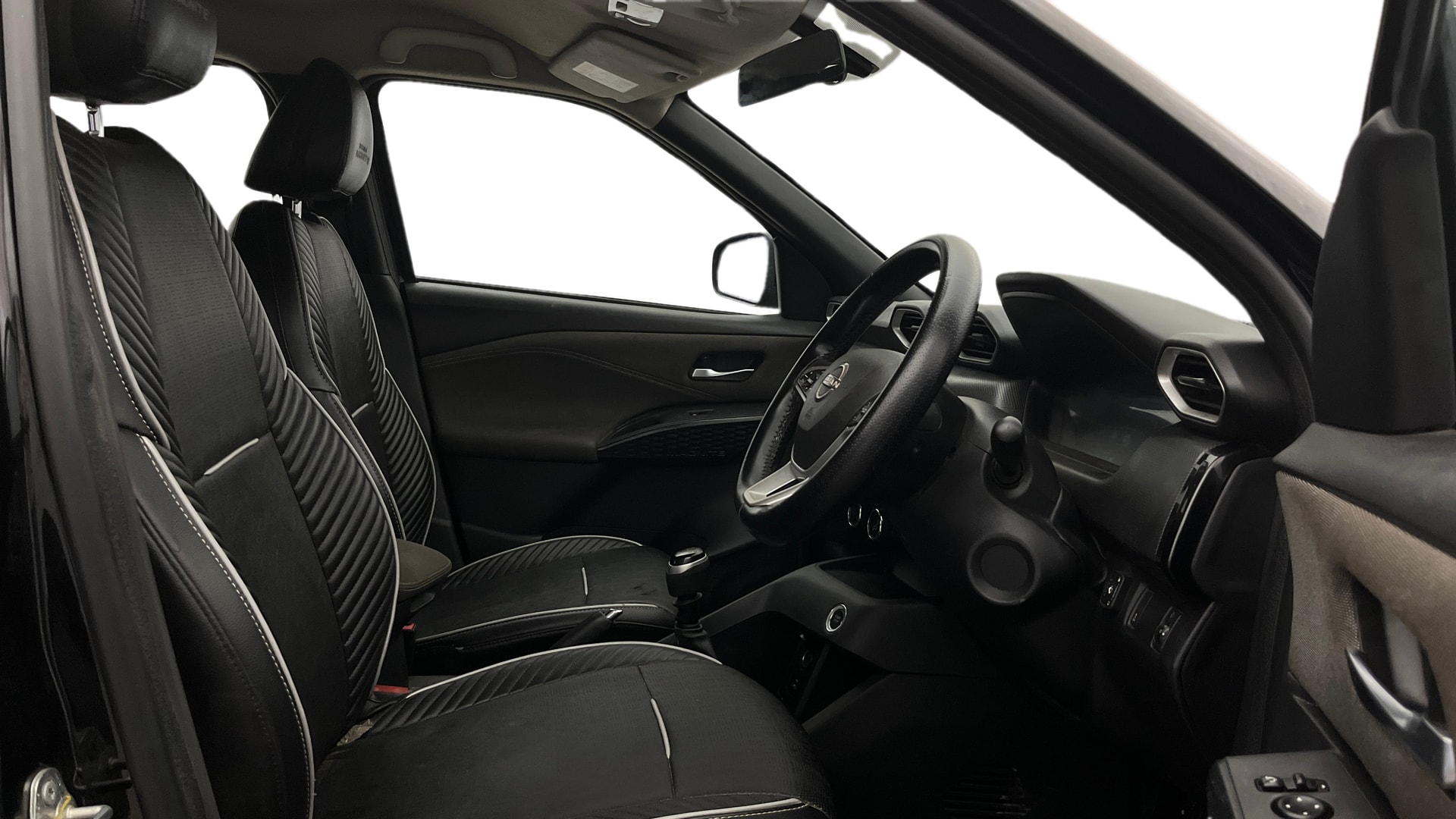 Used 2025 Nissan Magnite Used 2025 Nissan Magnite